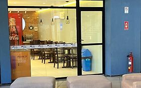 Iate Plaza Flat 613